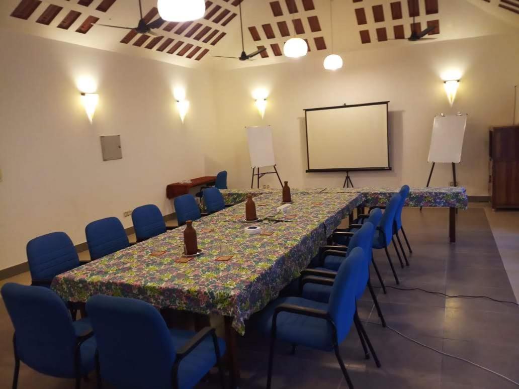 Inn Pondiville Forest Retreat Pondicherry Bagian luar foto