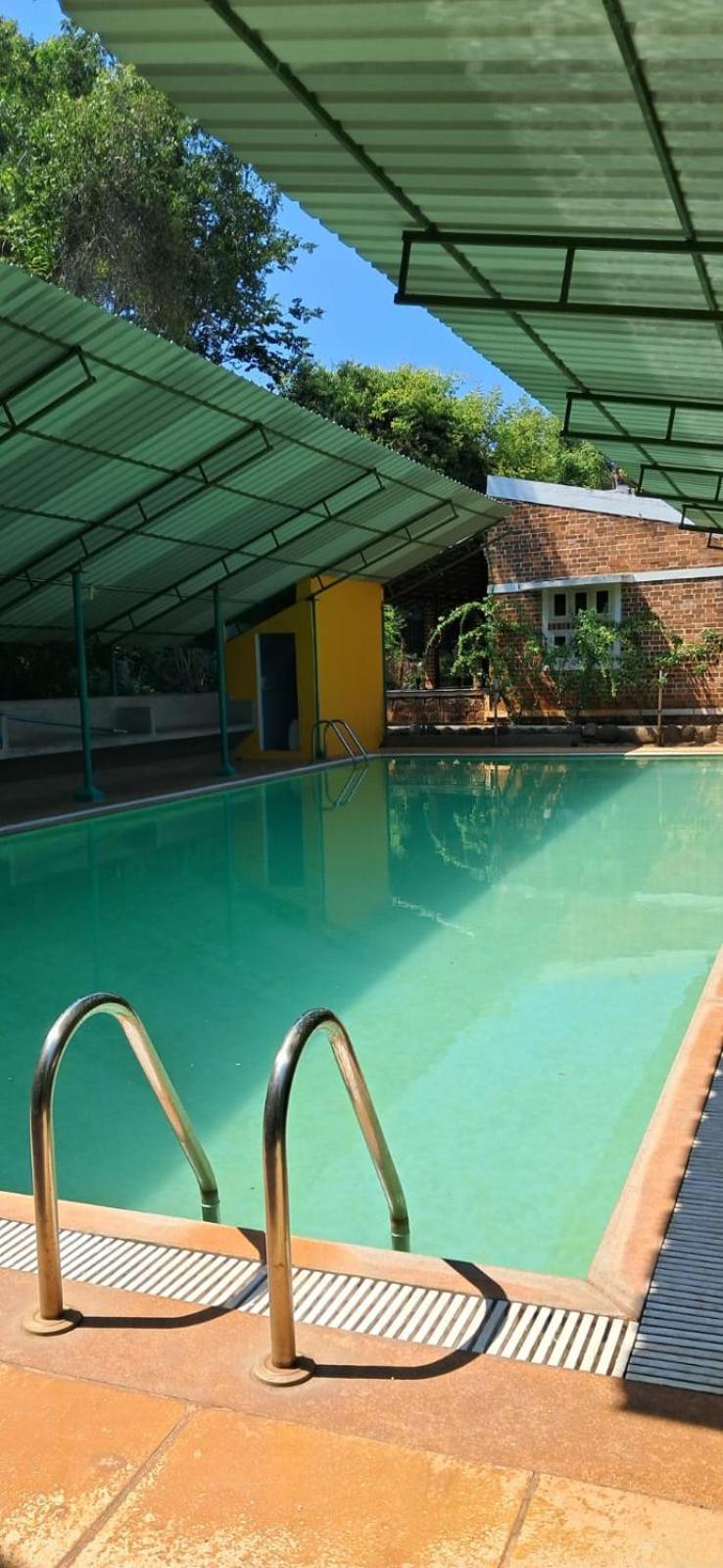 Inn Pondiville Forest Retreat Pondicherry Bagian luar foto