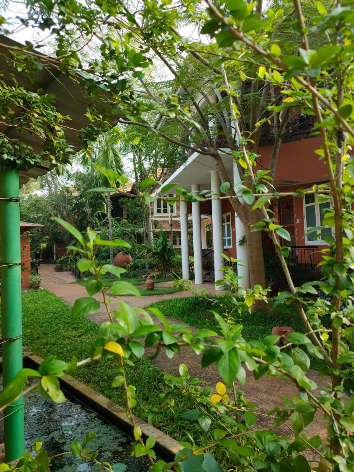 Inn Pondiville Forest Retreat Pondicherry Bagian luar foto