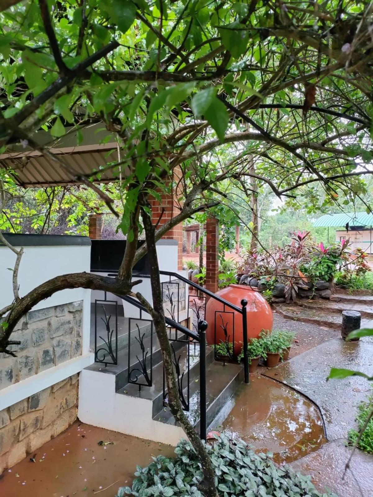 Inn Pondiville Forest Retreat Pondicherry Bagian luar foto