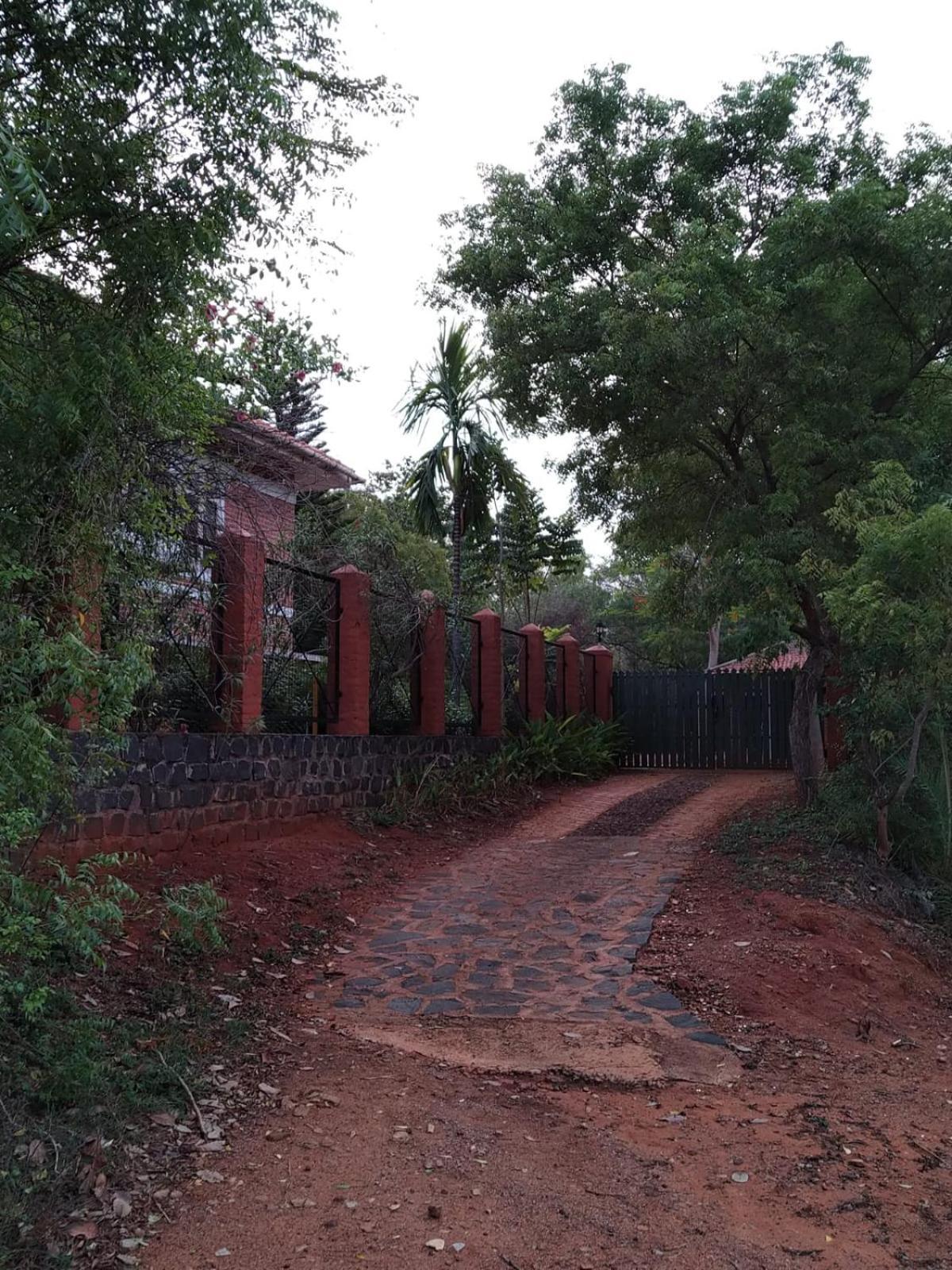 Inn Pondiville Forest Retreat Pondicherry Bagian luar foto